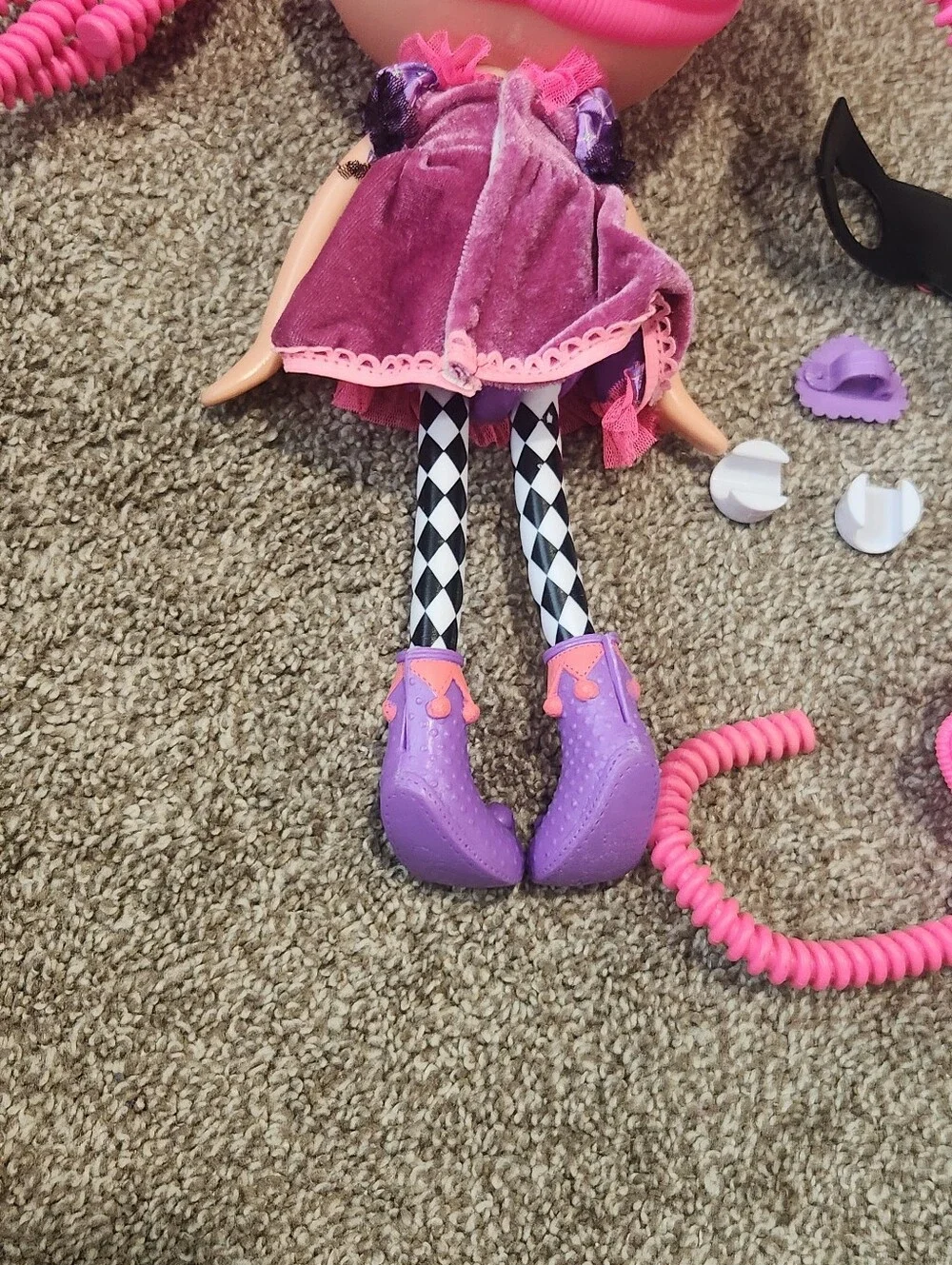 Lalaloopsy Confetti Carnivale Silly Hair Doll w Mask, Pet Cat, Hair Accessories